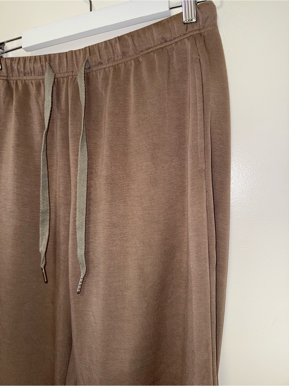 Sampeel (Medium) Brown 2 Piece Set - Sleeveless High Neck Top & Cropped Pants - Picture 6 of 8